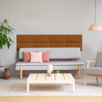 Gepolstertes Paneel in Honigfarbe